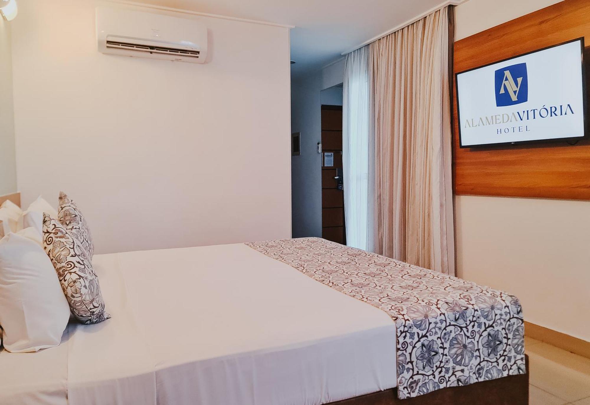 Alameda Vitoria Hotel Exterior photo