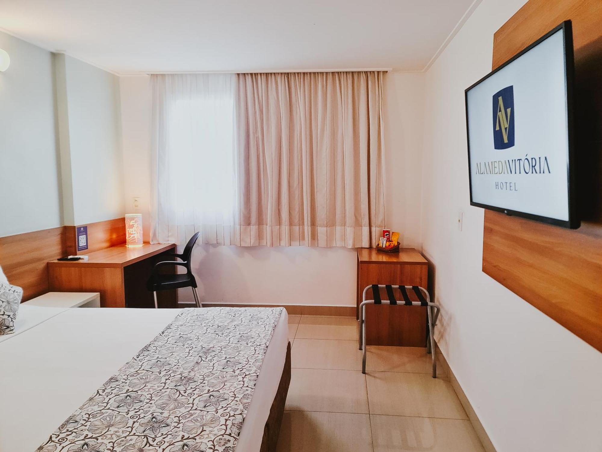Alameda Vitoria Hotel Exterior photo
